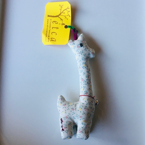 One handmade giraffe 🦒 keychain ornament - Picture 2 of 4